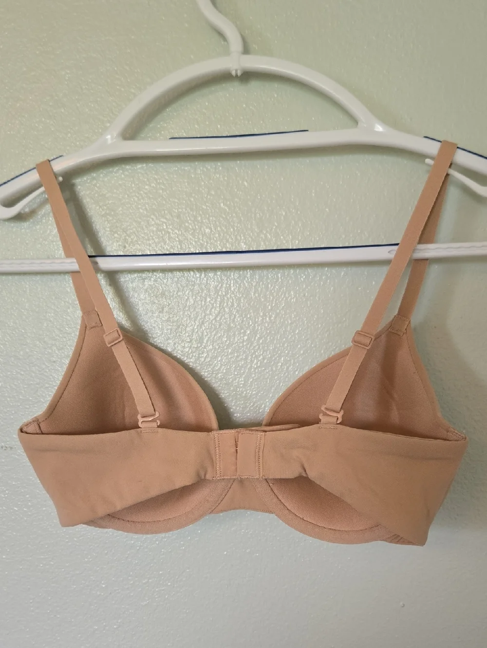 Skims | Nude Padded Underwire Bra Size 32C - Picture 2 of 6